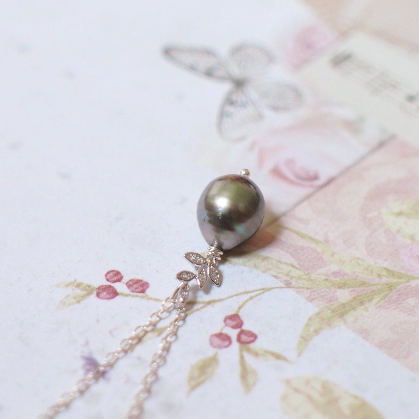 Tahitian Pearl Pendants // Platinum Gray // 925 Sterling Silver // Classic & Elegant