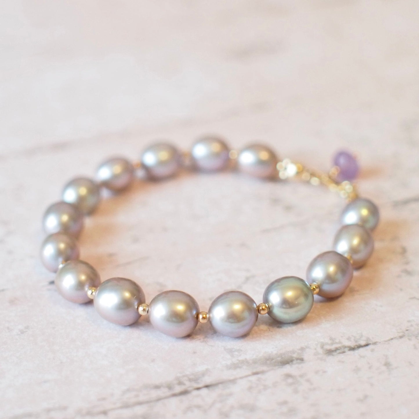 Silverish Gray Baroque Pearl Bracelet // Silverish Gray // Elegant & Stunning // 14K gold-filled