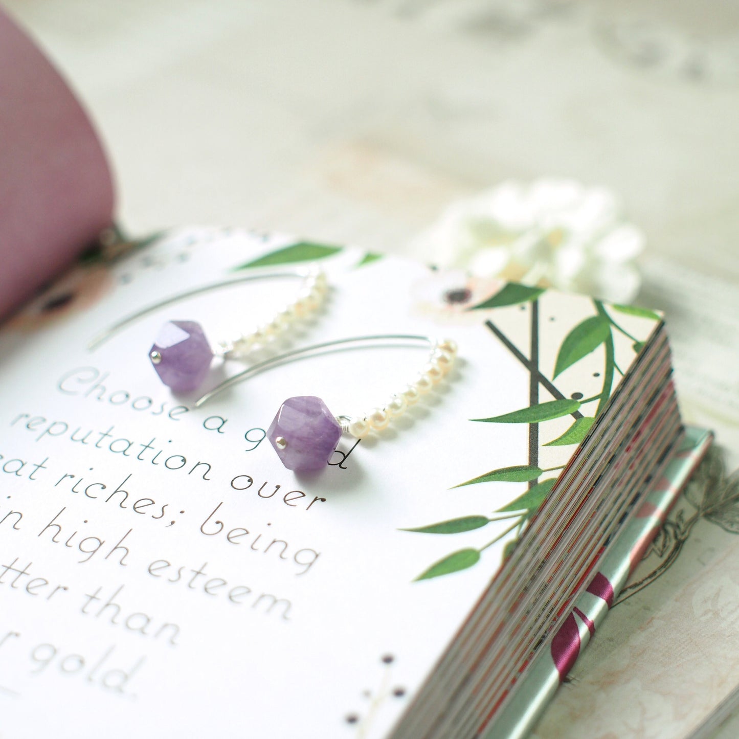 Lavender Amethyst x Pearls Earrings // Chic & Sweet // 925 Sterling Silver // Romantic
