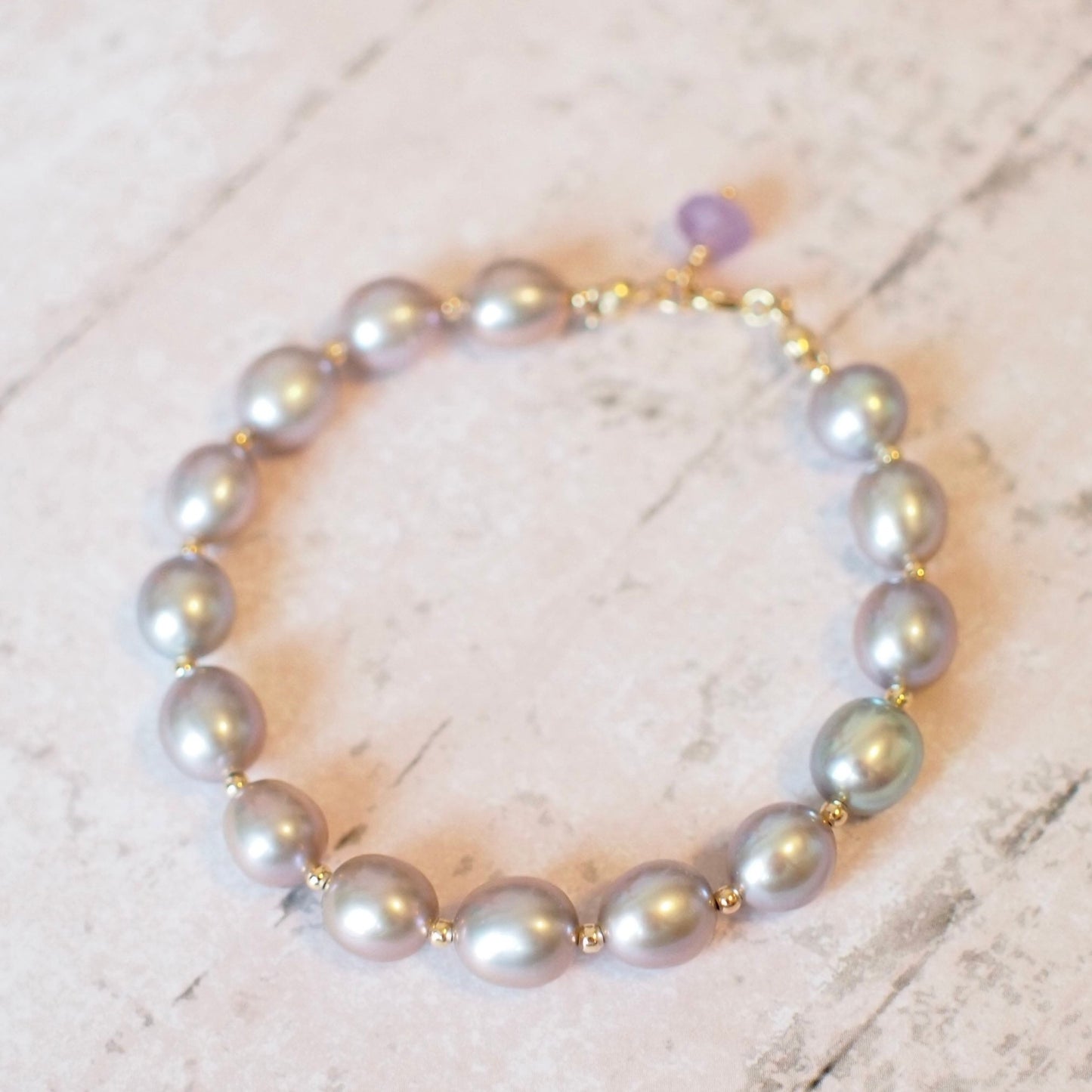 Silverish Gray Baroque Pearl Bracelet // Silverish Gray // Elegant & Stunning // 14K gold-filled