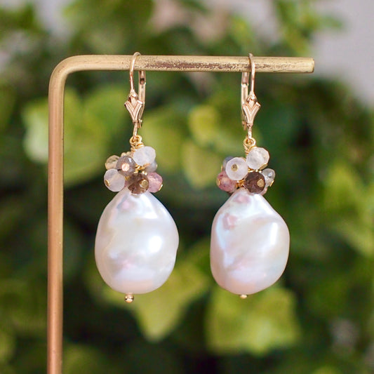 White Baroque Pearl Earrings // Gems Cluster // Flameball Pearls // Understated Look// 14K Gold-filled