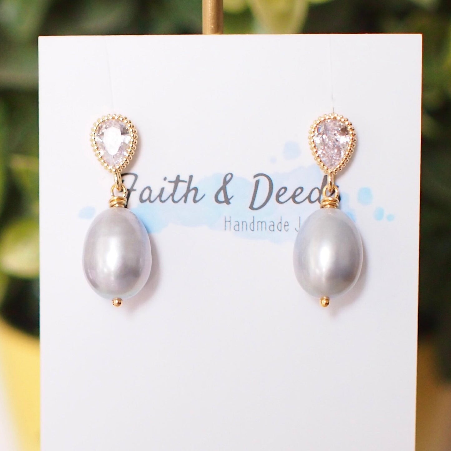 Gray Teardrop Pearl Earrings // Simple Earrings // 14K Gold-filled // Elegant & Gorgeous