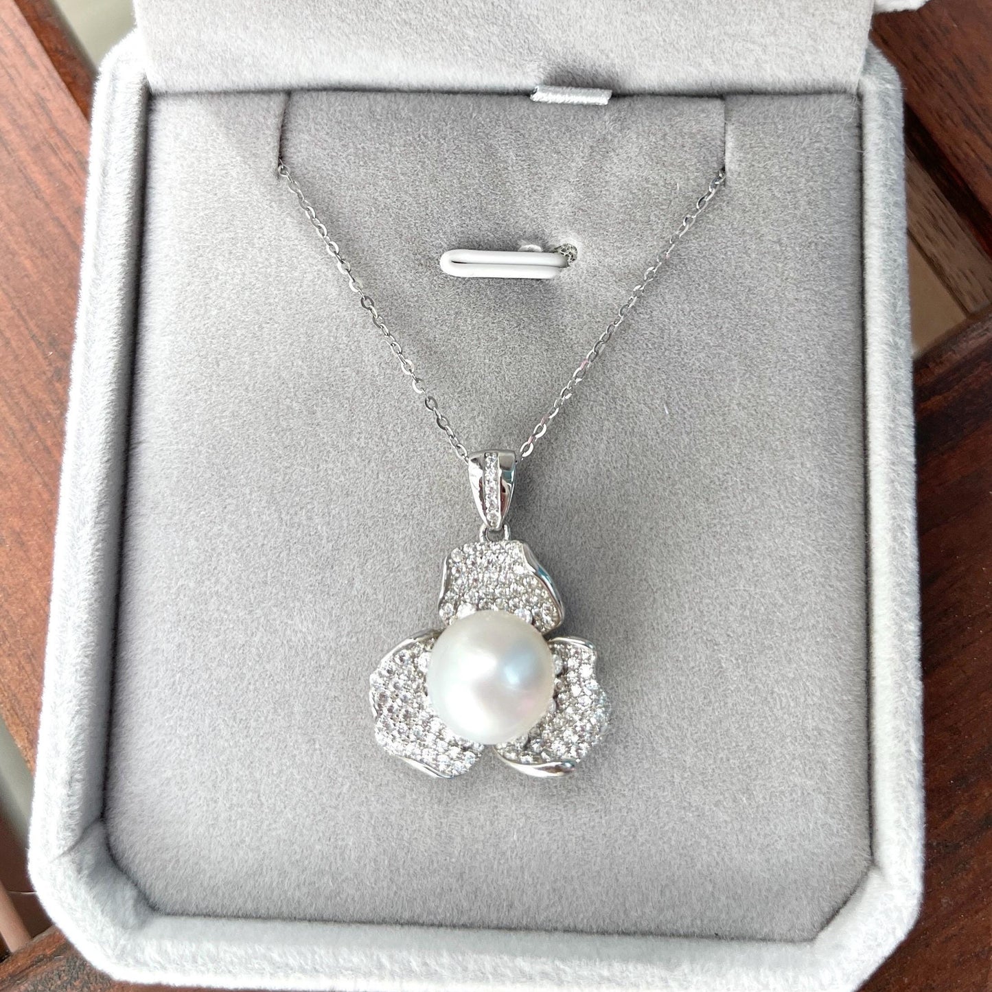 Australian South Sea White Pearl Pendant // Silky Lustre // Cool Overtone // 925 Sterling Silver