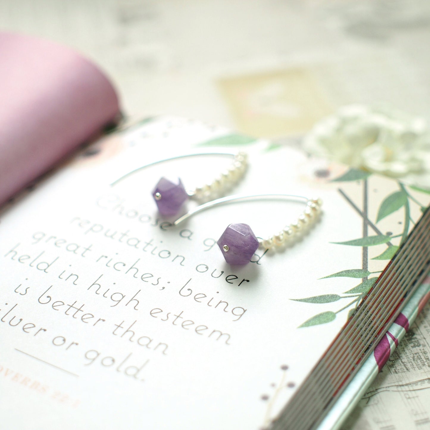 Lavender Amethyst x Pearls Earrings // Chic & Sweet // 925 Sterling Silver // Romantic