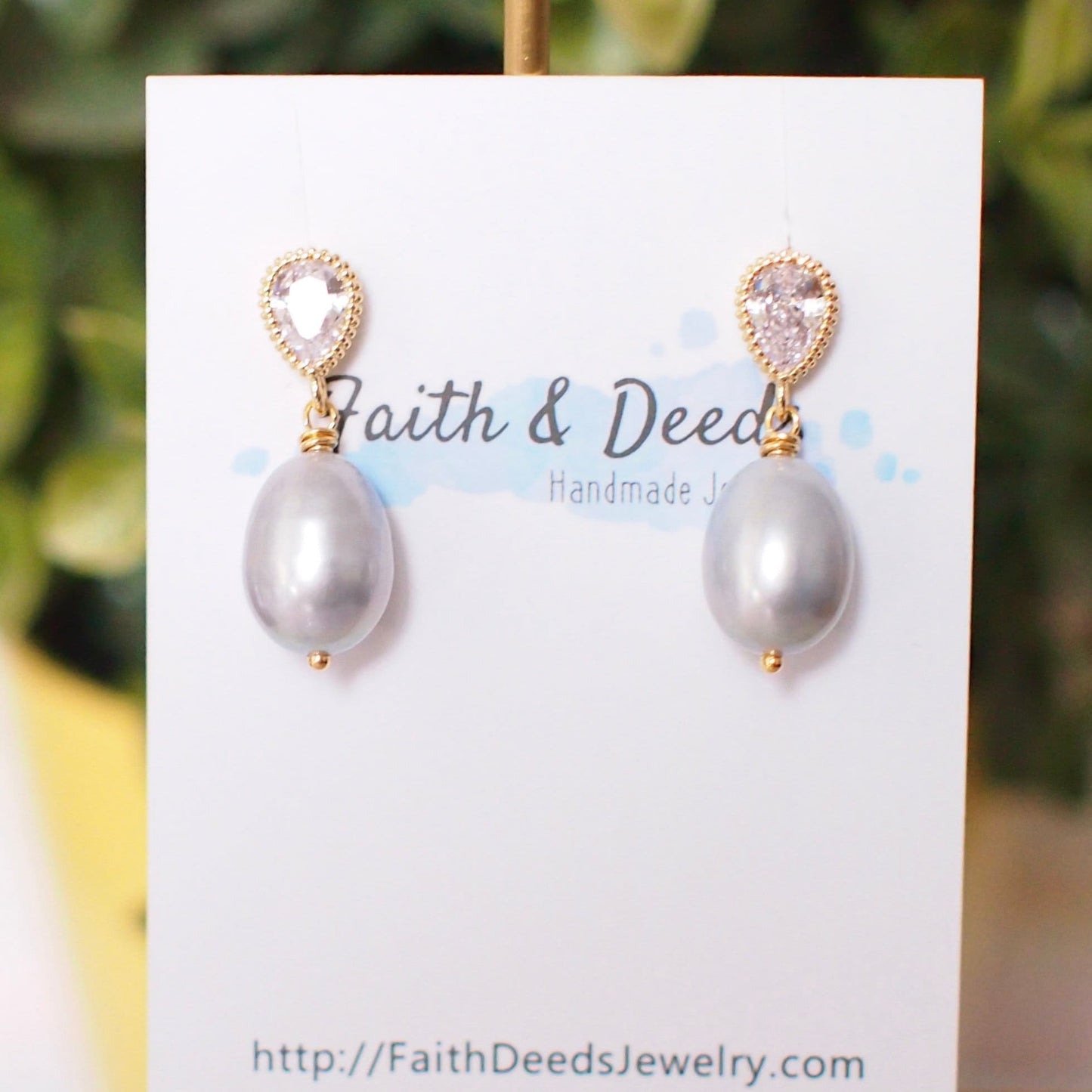 Gray Teardrop Pearl Earrings // Simple Earrings // 14K Gold-filled // Elegant & Gorgeous
