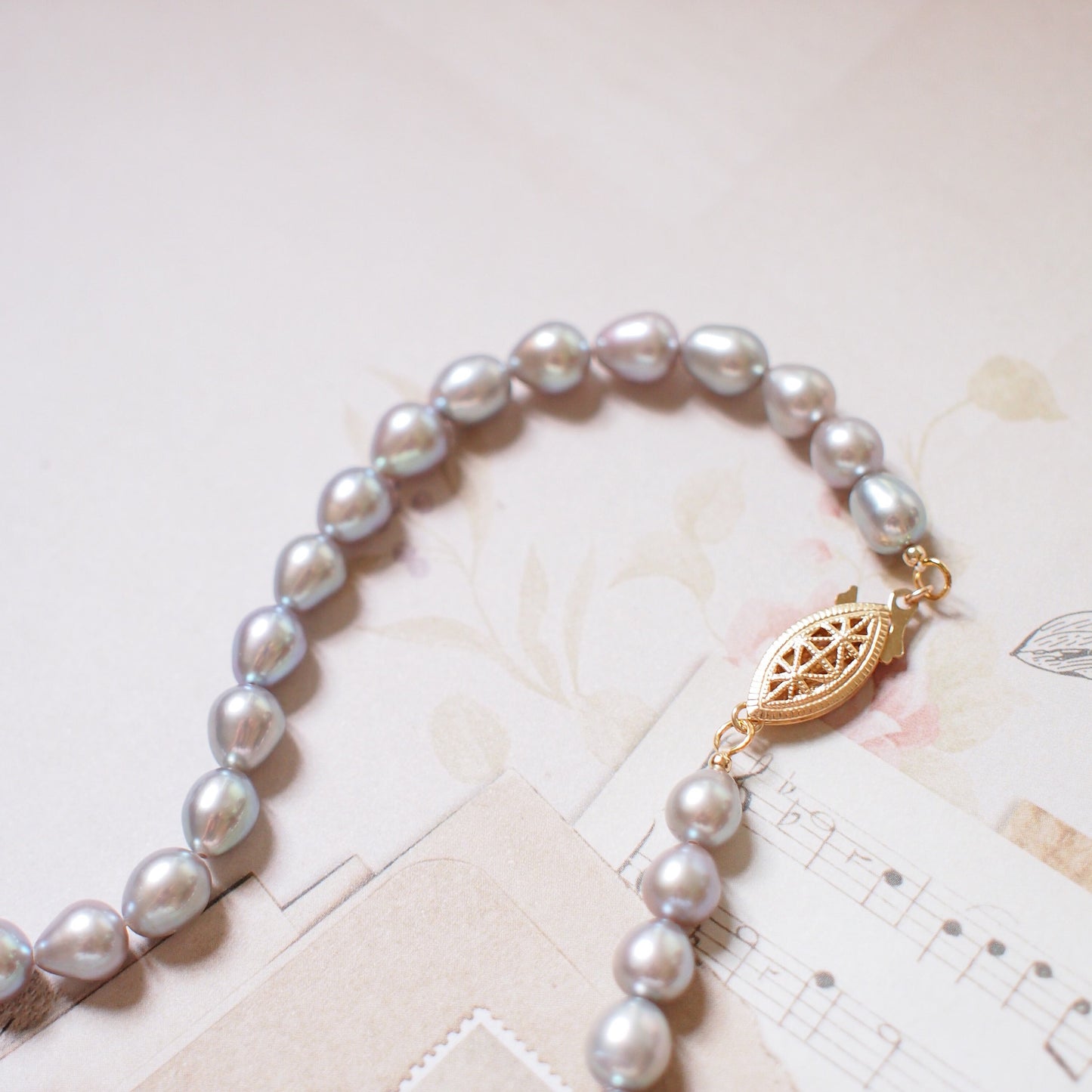 Gray Baroque Pearl Necklace // Beautiful Lustre // 14K Gold-filled // Chic and Modern