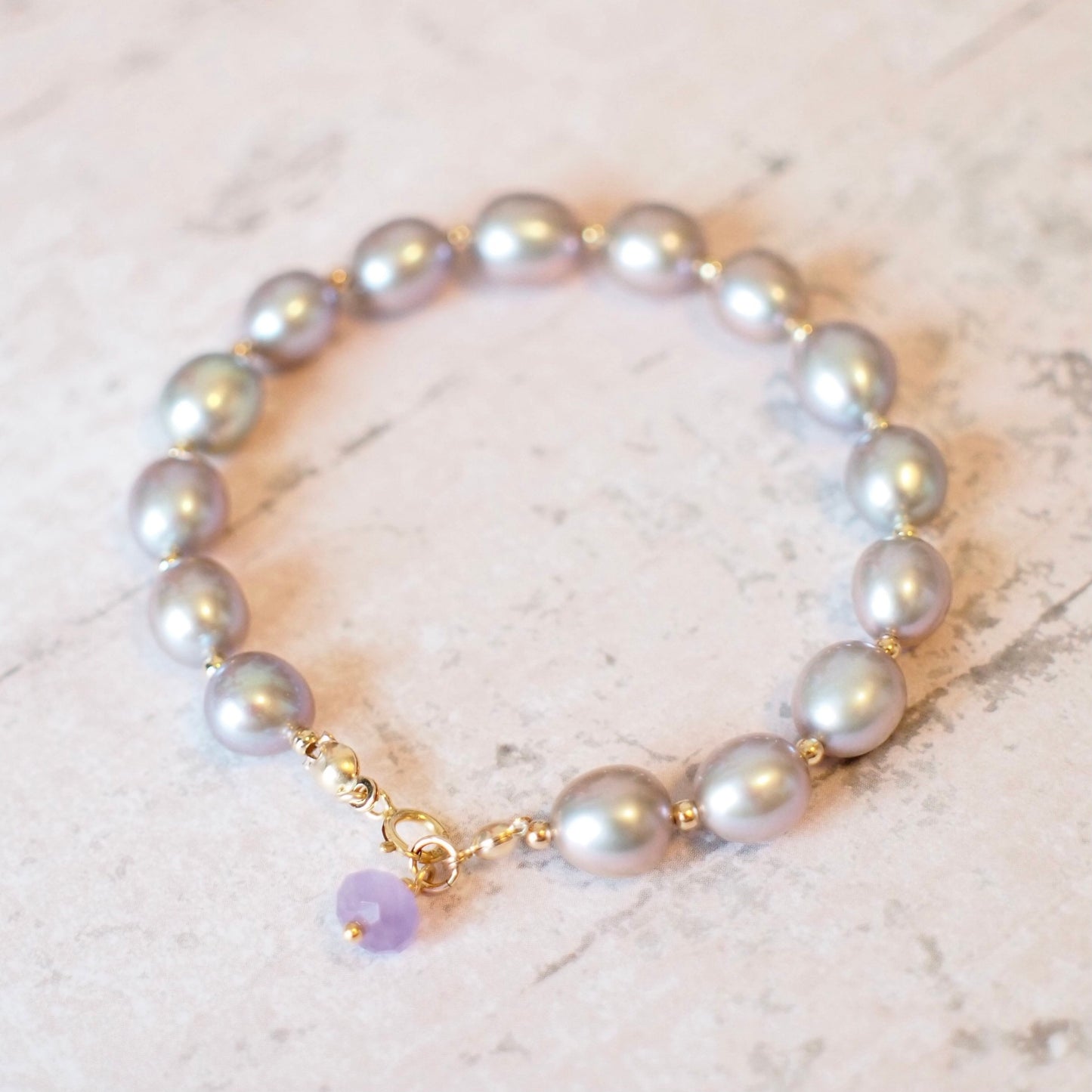 Silverish Gray Baroque Pearl Bracelet // Silverish Gray // Elegant & Stunning // 14K gold-filled