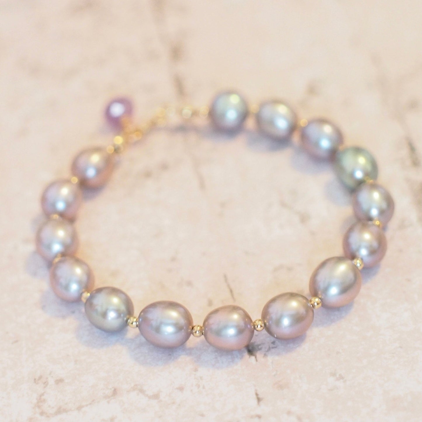 Silverish Gray Baroque Pearl Bracelet // Silverish Gray // Elegant & Stunning // 14K gold-filled