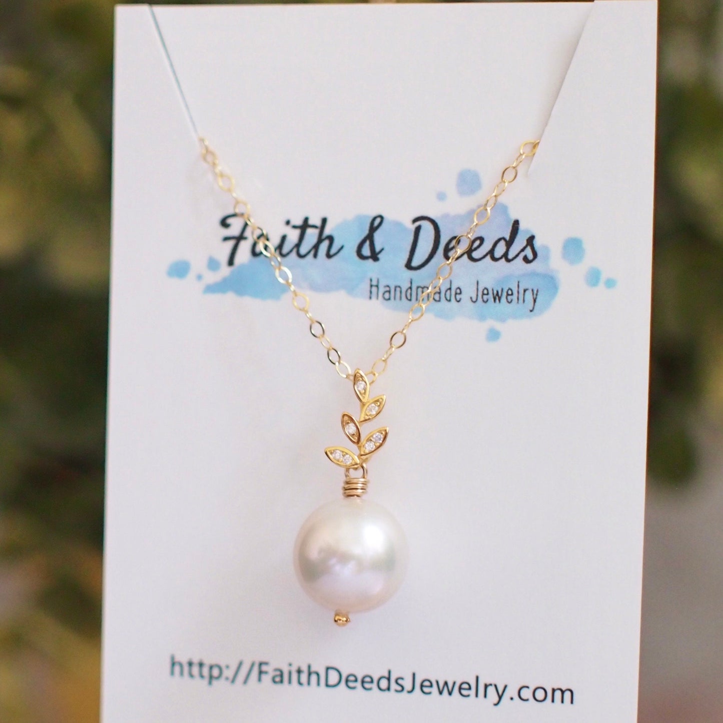 Fresh Water Pearl Pendant // 14K Gold-filled // Classic & Elegant