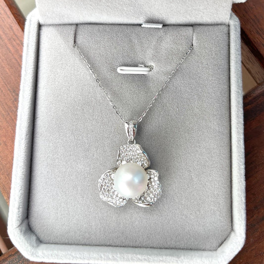 Australian South Sea White Pearl Pendant // Silky Lustre // Cool Overtone // 925 Sterling Silver