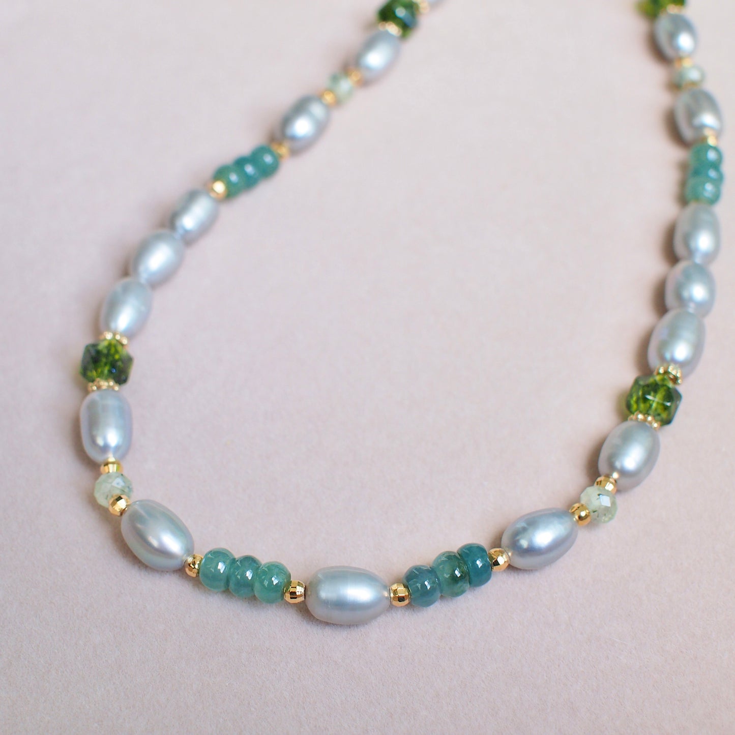 Gray Pearl x Jade Necklace // Peridot & Prehnite // Modern & Chic