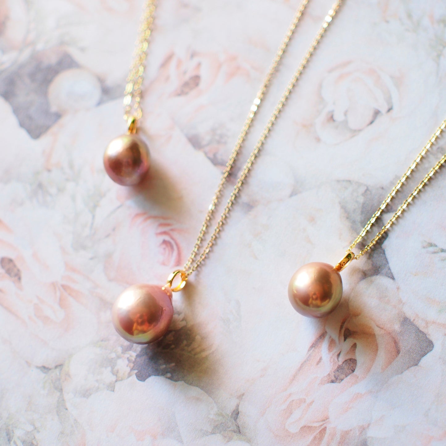 Edison Pearl Pendants // Natural Metallic Hue // Simple & Feminine // 18K Solid Gold