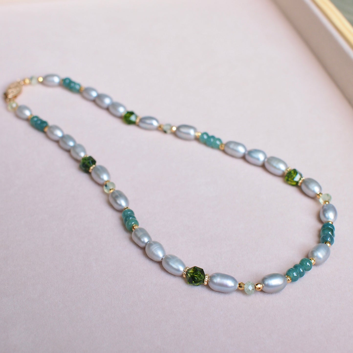 Gray Pearl x Jade Necklace // Peridot & Prehnite // Modern & Chic