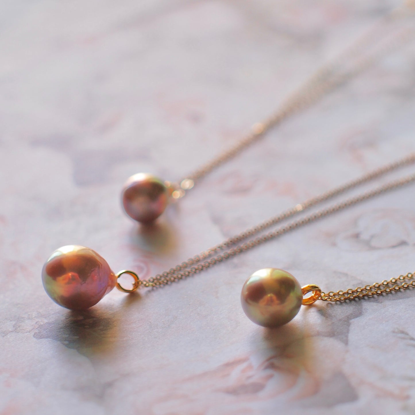 Edison Pearl Pendants // Natural Metallic Hue // Simple & Feminine // 18K Solid Gold
