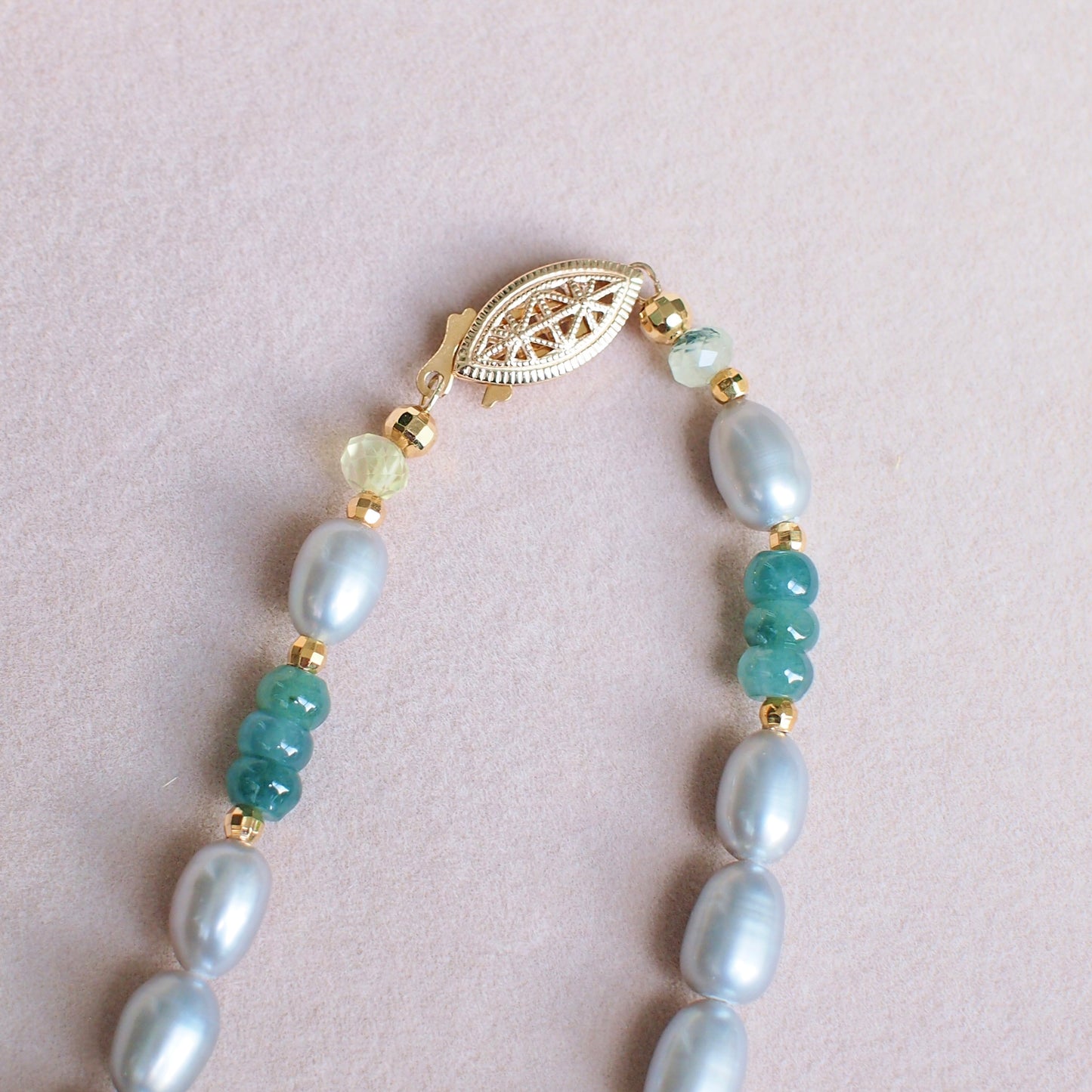 Gray Pearl x Jade Necklace // Peridot & Prehnite // Modern & Chic