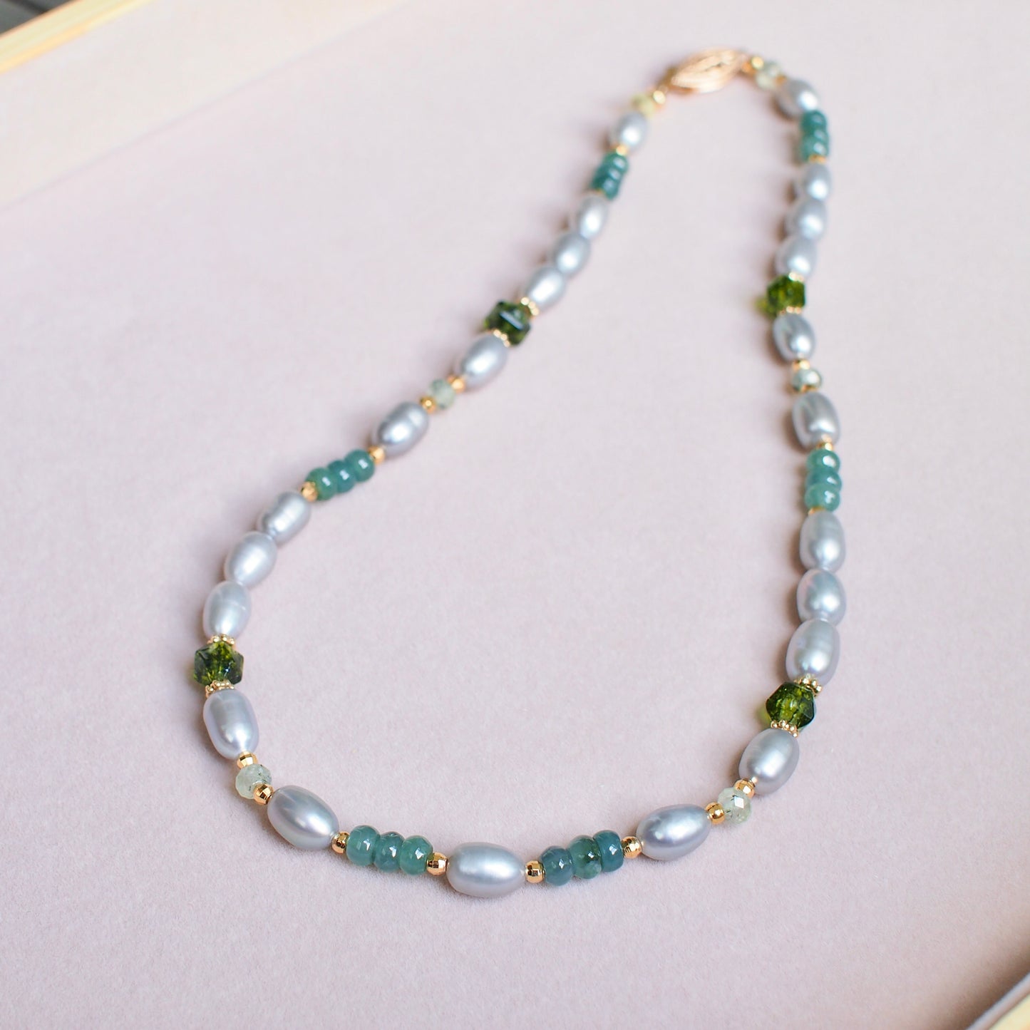 Gray Pearl x Jade Necklace // Peridot & Prehnite // Modern & Chic