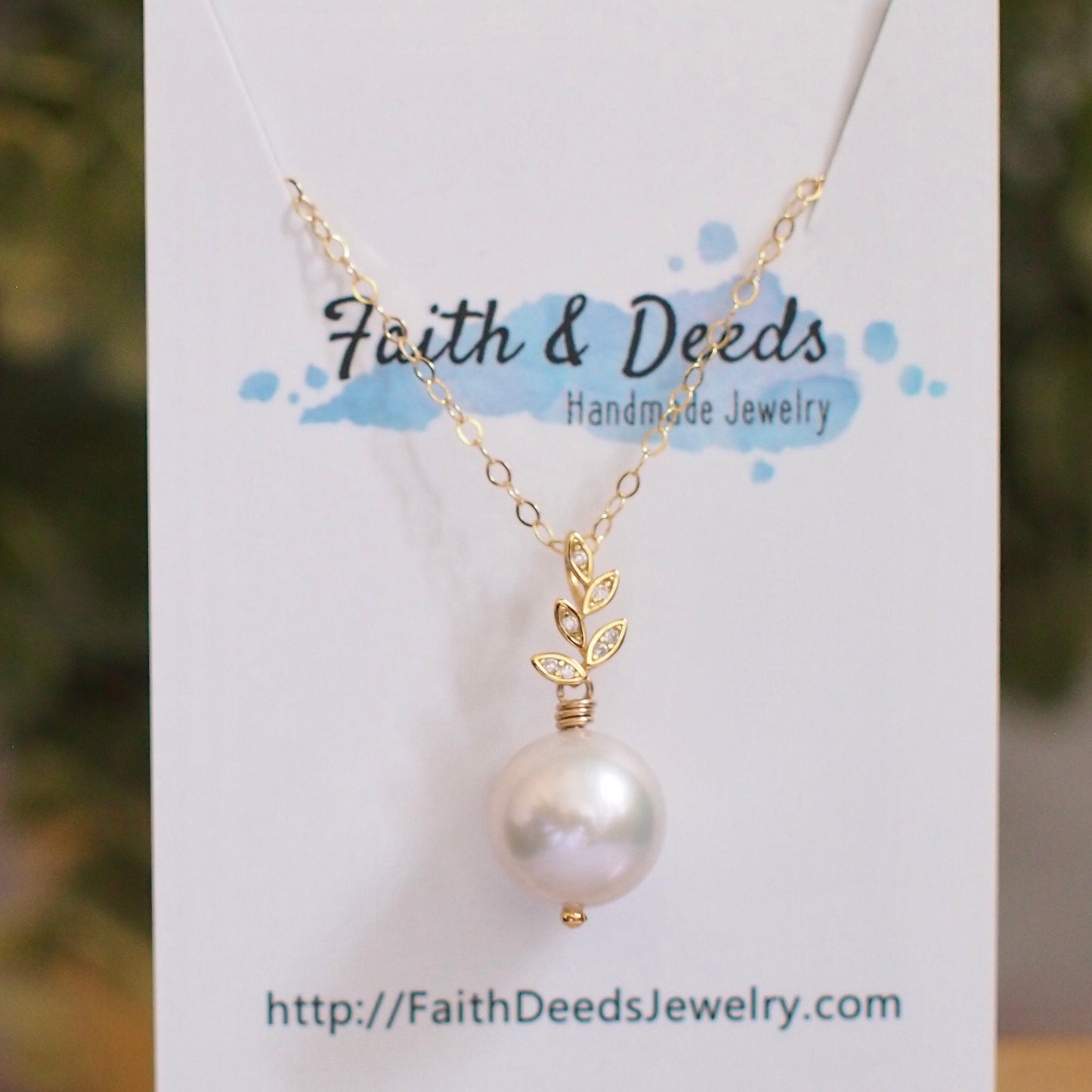 Fresh Water Pearl Pendant // 14K Gold-filled // Classic & Elegant
